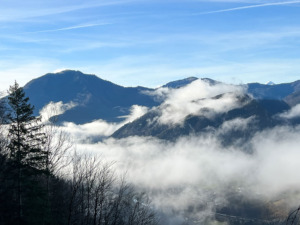 Berge mit Nebel